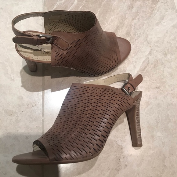 Franco Sarto Tan Heels in Size 6 - Picture 3 of 13